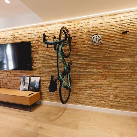 Bravissimo Cort Reial Duplex, Spacious With 3 Bedrooms Girona Exteriör bild