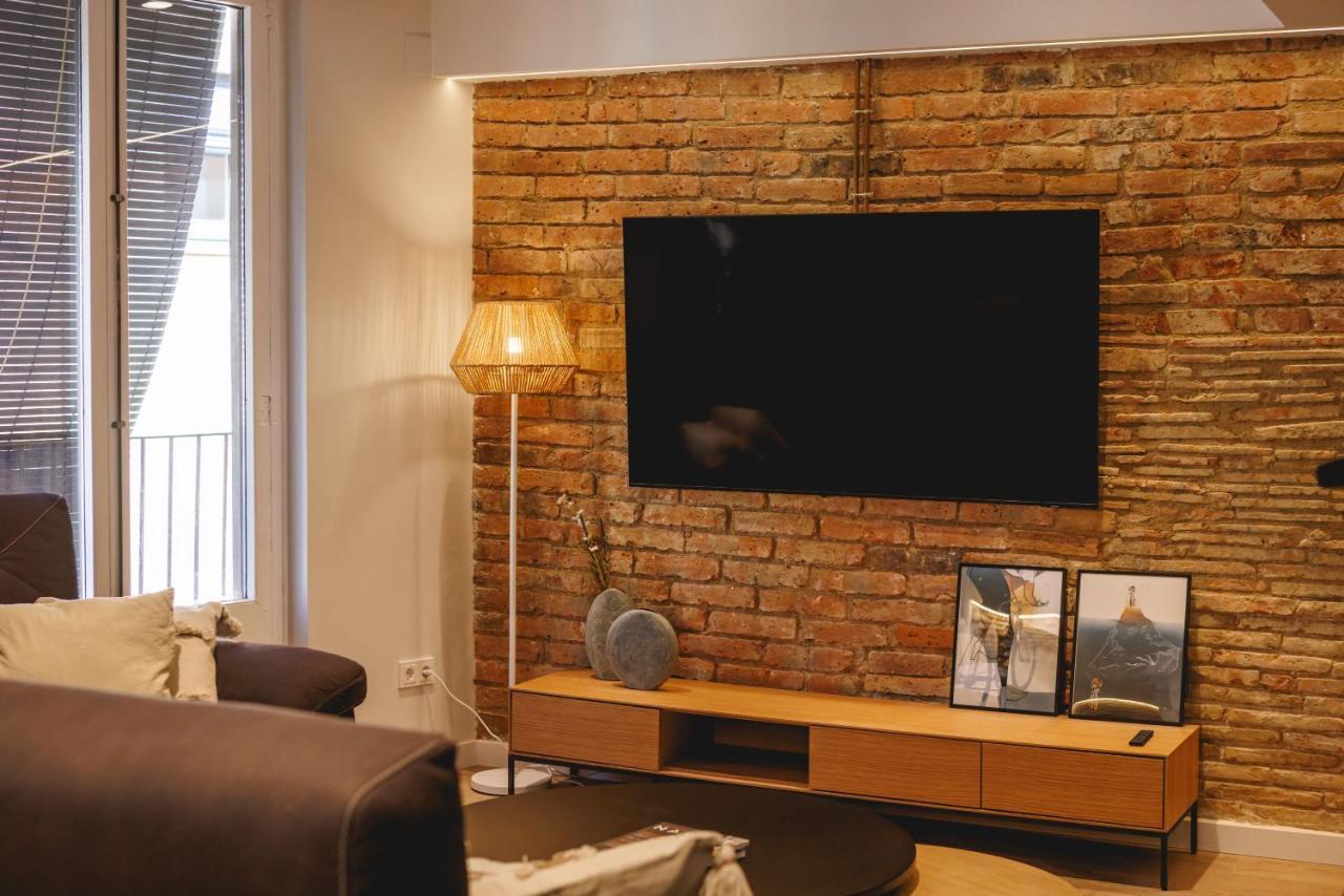 Bravissimo Cort Reial Duplex, Spacious With 3 Bedrooms Girona Exteriör bild