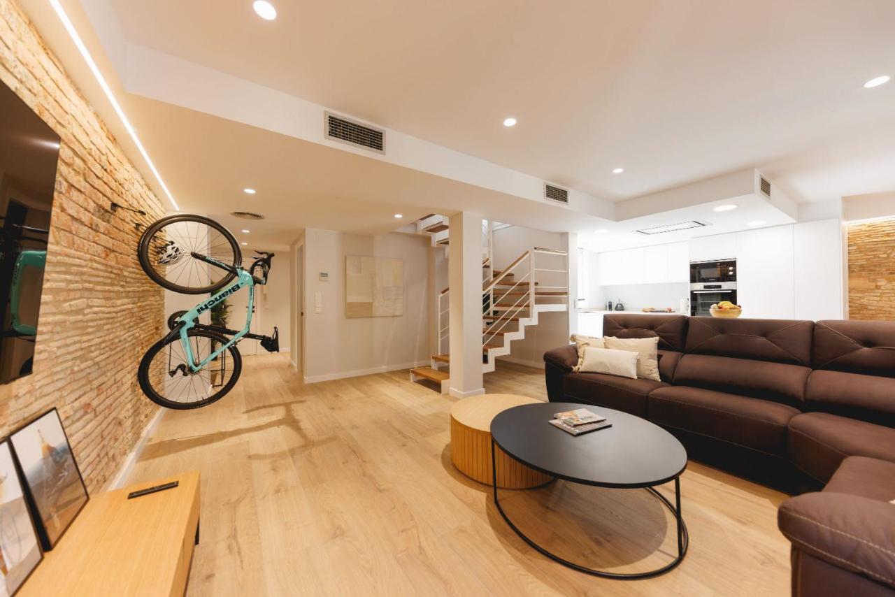 Bravissimo Cort Reial Duplex, Spacious With 3 Bedrooms Girona Exteriör bild