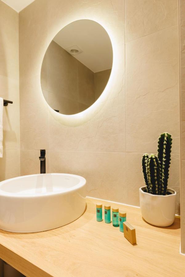 Bravissimo Cort Reial Duplex, Spacious With 3 Bedrooms Girona Exteriör bild