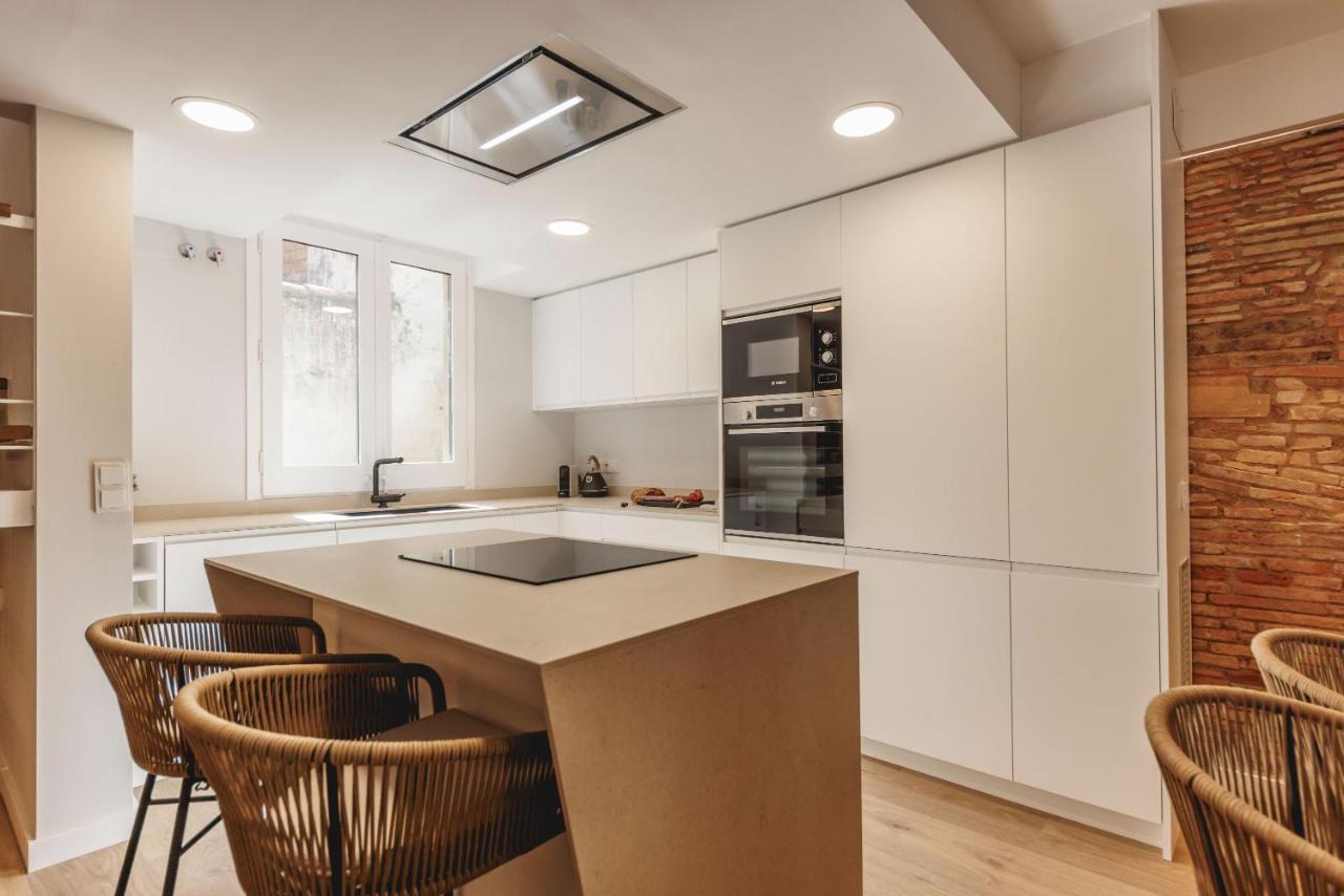 Bravissimo Cort Reial Duplex, Spacious With 3 Bedrooms Girona Exteriör bild