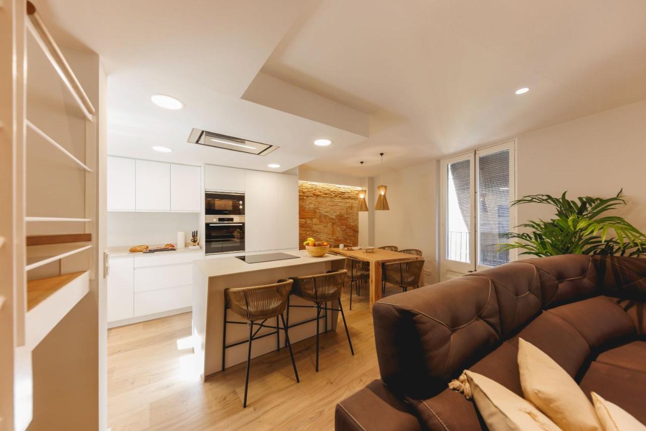 Bravissimo Cort Reial Duplex, Spacious With 3 Bedrooms Girona Exteriör bild