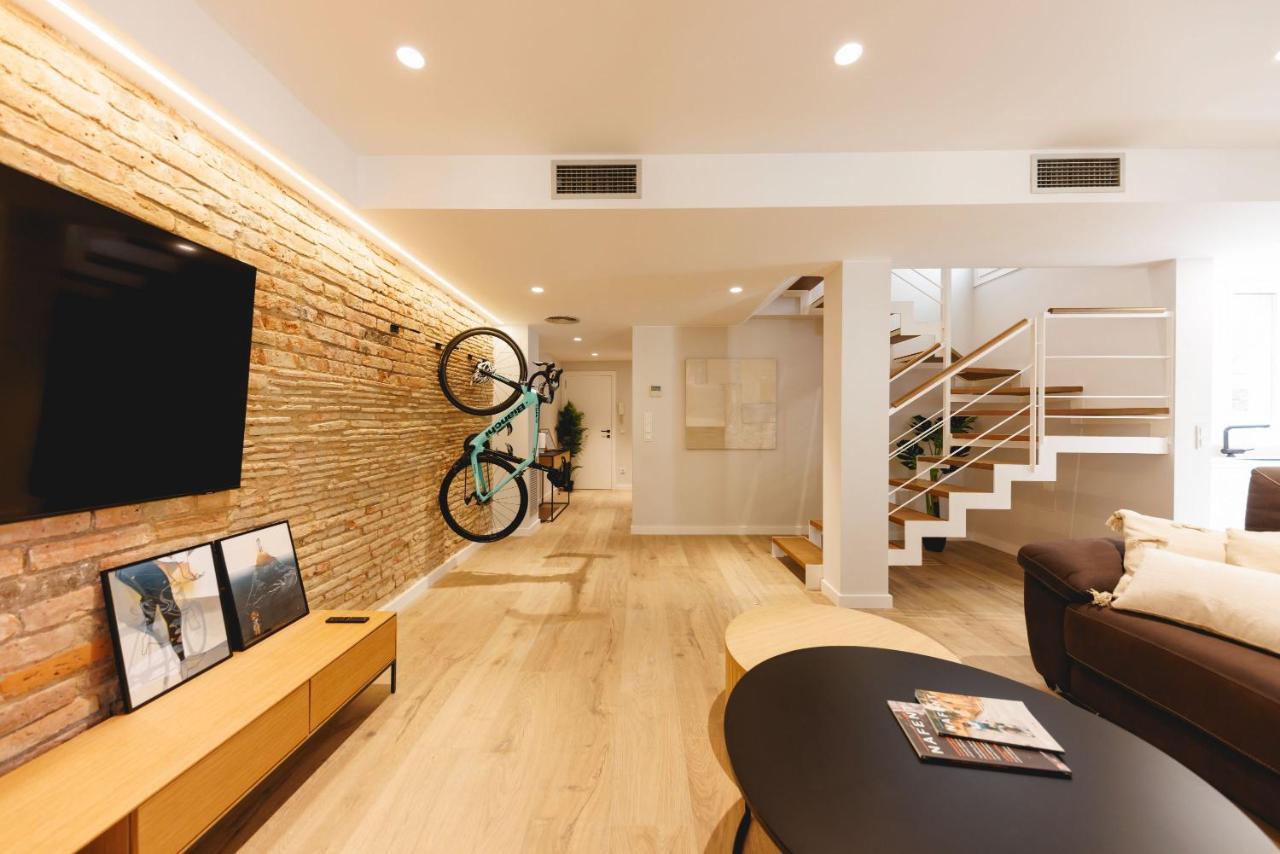 Bravissimo Cort Reial Duplex, Spacious With 3 Bedrooms Girona Exteriör bild