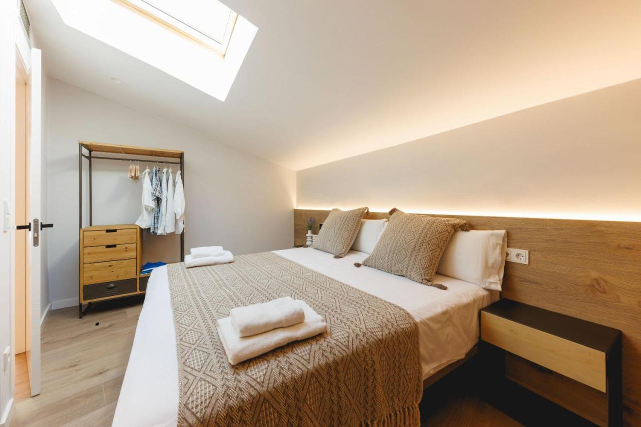 Bravissimo Cort Reial Duplex, Spacious With 3 Bedrooms Girona Exteriör bild