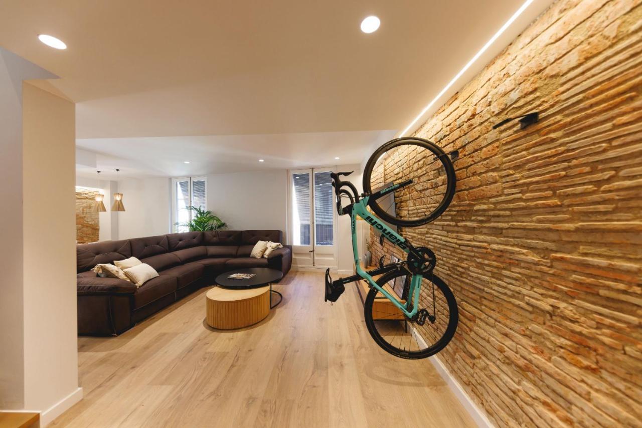 Bravissimo Cort Reial Duplex, Spacious With 3 Bedrooms Girona Exteriör bild