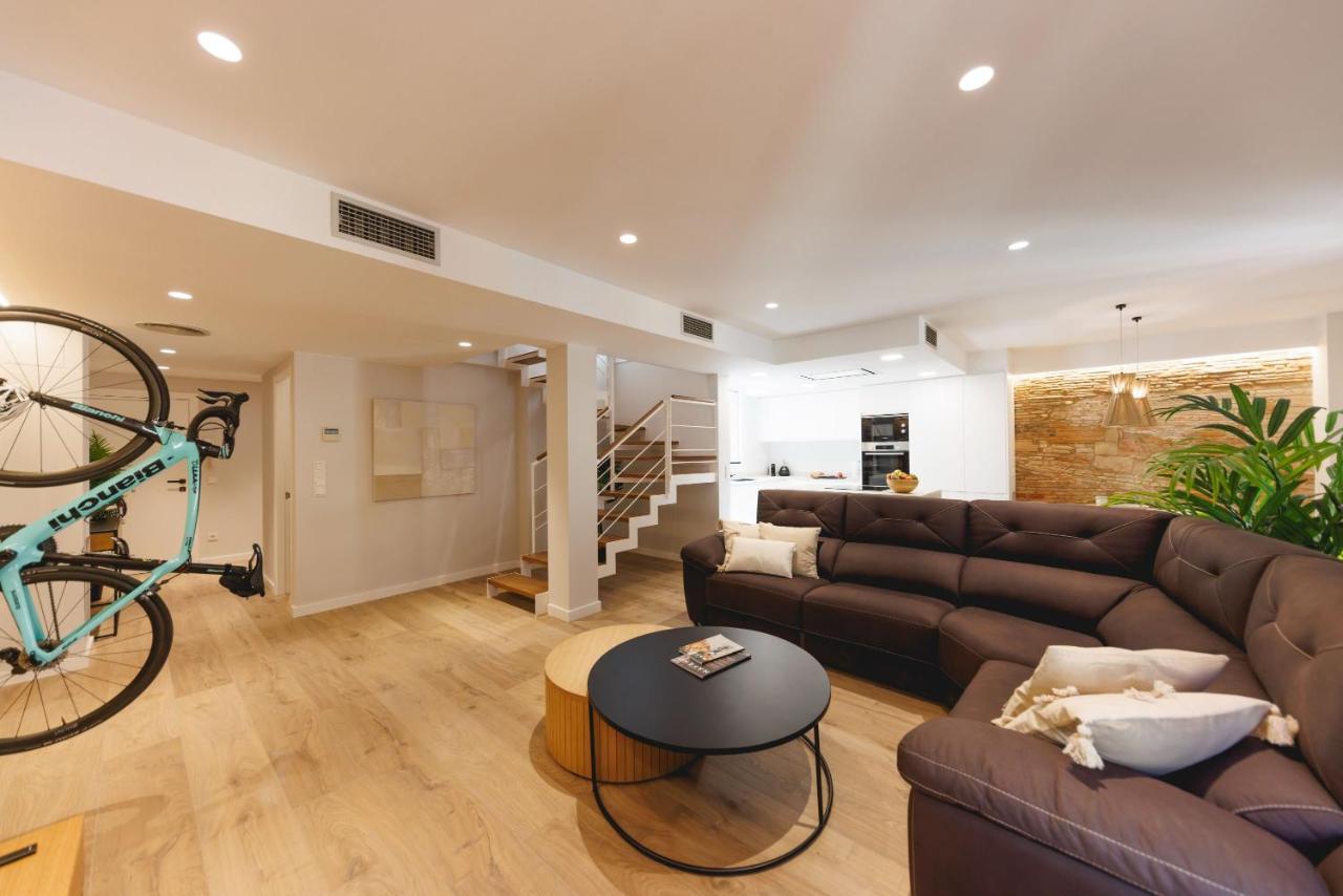 Bravissimo Cort Reial Duplex, Spacious With 3 Bedrooms Girona Exteriör bild