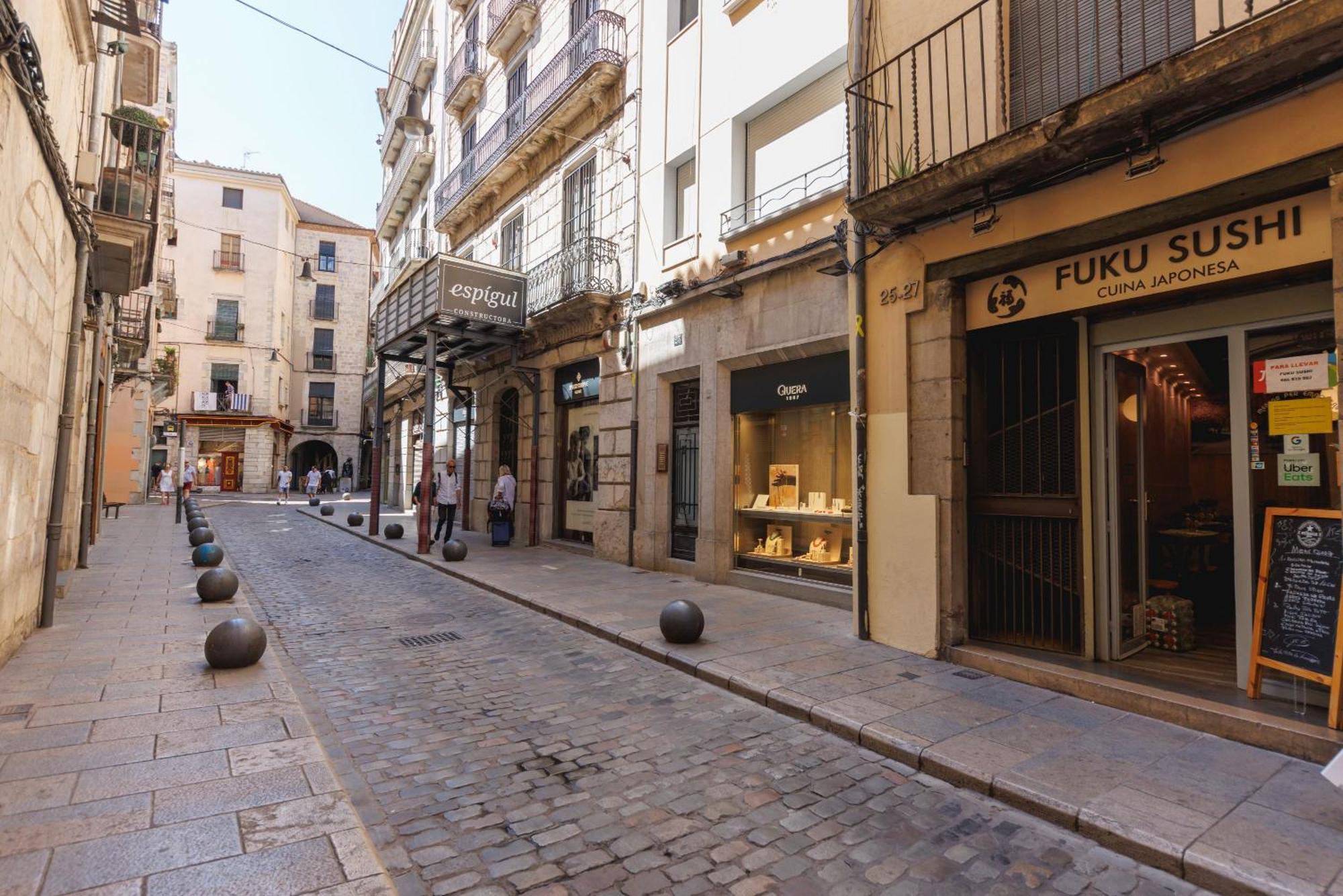 Bravissimo Cort Reial Duplex, Spacious With 3 Bedrooms Girona Exteriör bild